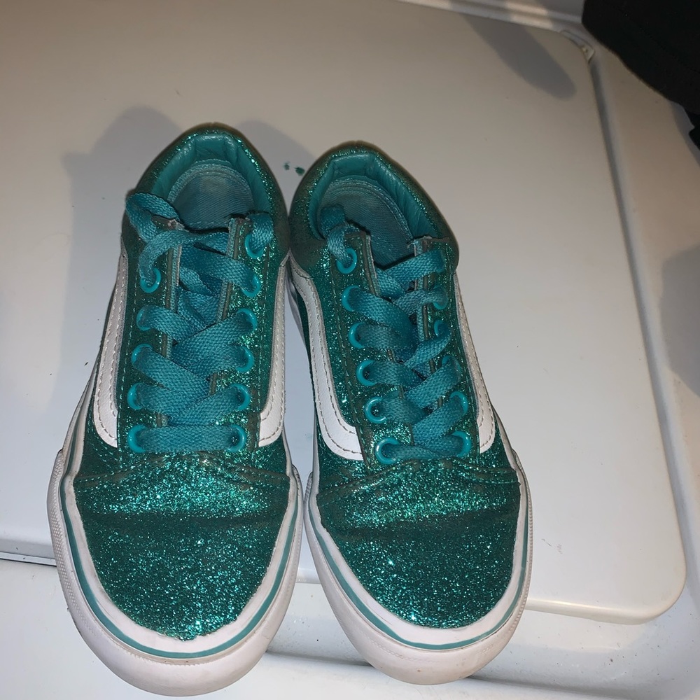 Vans - Picture 2 of 5